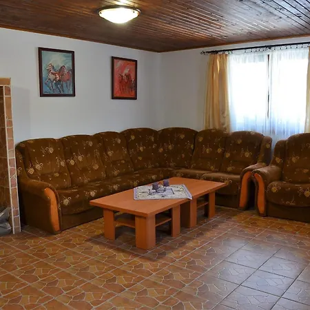 Nyaraló Jozefina - View *